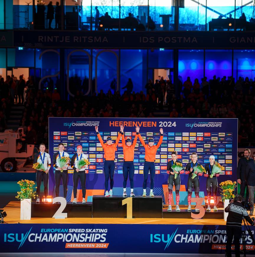 Ploegenachtervolging podium ISU EK Afstanden 23-24 | Thialf