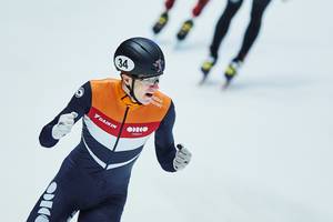 Teun boer viert zijn overwinning tijdens de World Cup 6 in