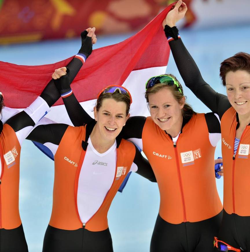 Ploegenachtervolgingsteam van 2014 met Marrit Leenstra, Ireen Wüst, Lotte van Beek, Jorien ter Mors