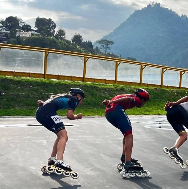 Janne Berkhout in het treintje op de Colombiaanse piste.